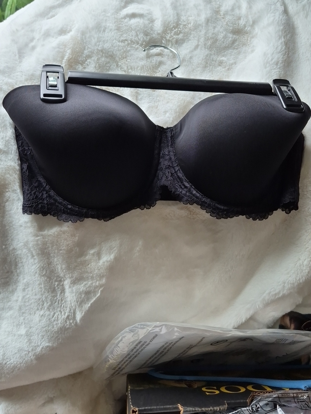 Black Strapless Lace-Trim Bra